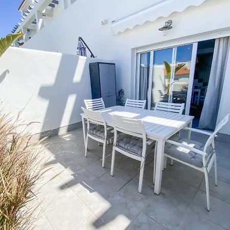 Cozy House - Pool - Parking - Family Apartamento